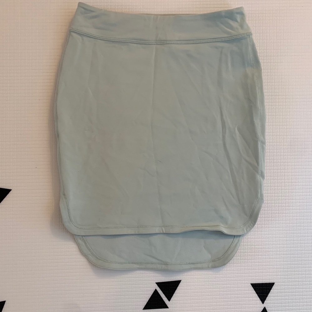 Lululemon size 4 luon skirt seafoam green